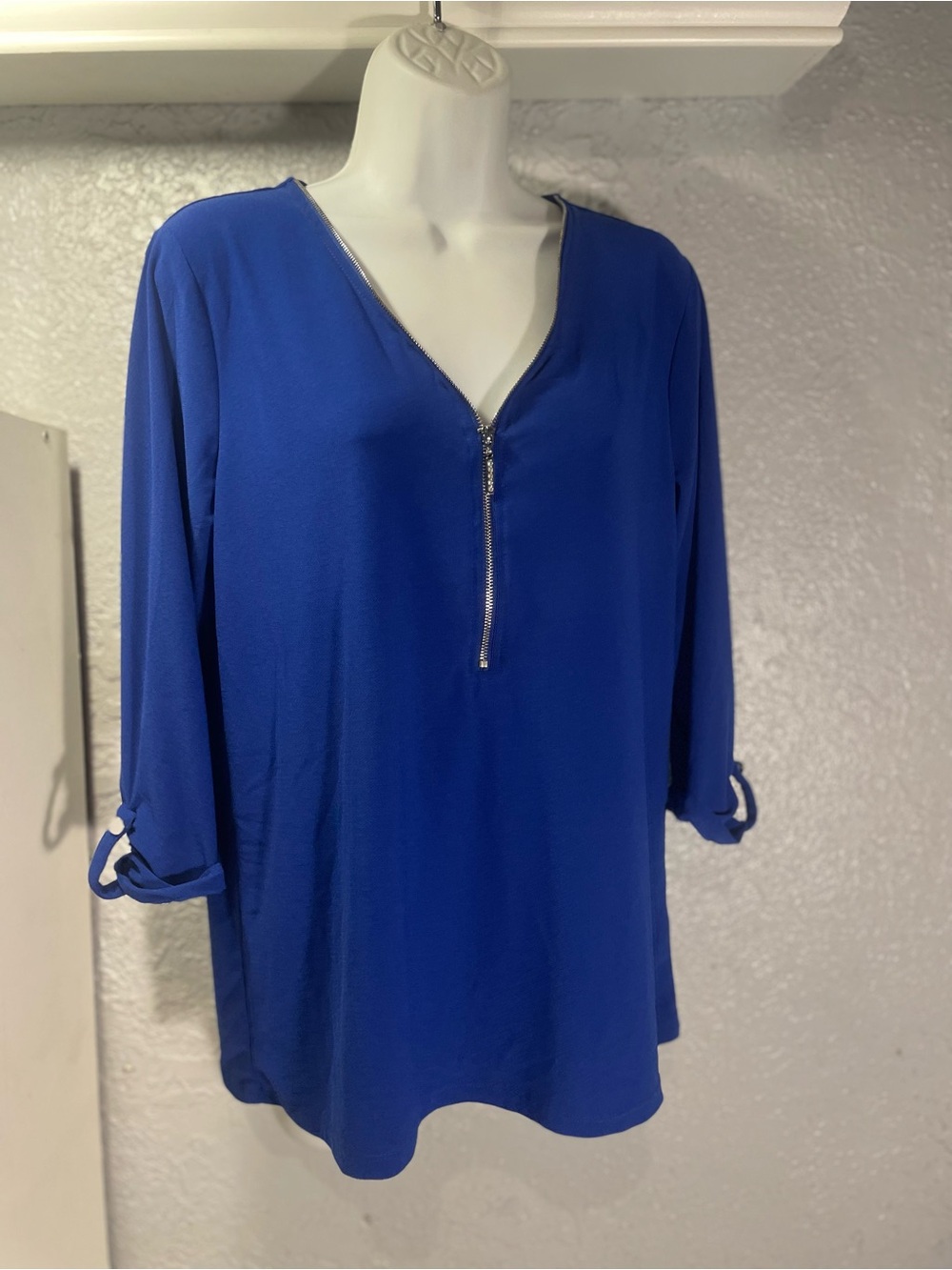89th & Madison Cobalt Blue V-Neck Zip Front Blouse